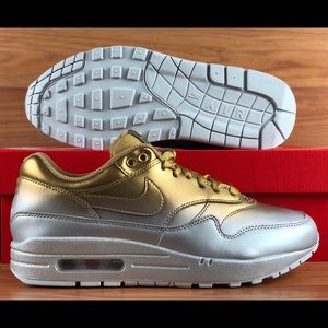 Nike Air Max 1 LX Metallic Gold Platinum Women’s NWT Nike Air Max 1 LX Metallic Gold Platinum Women’s NWT